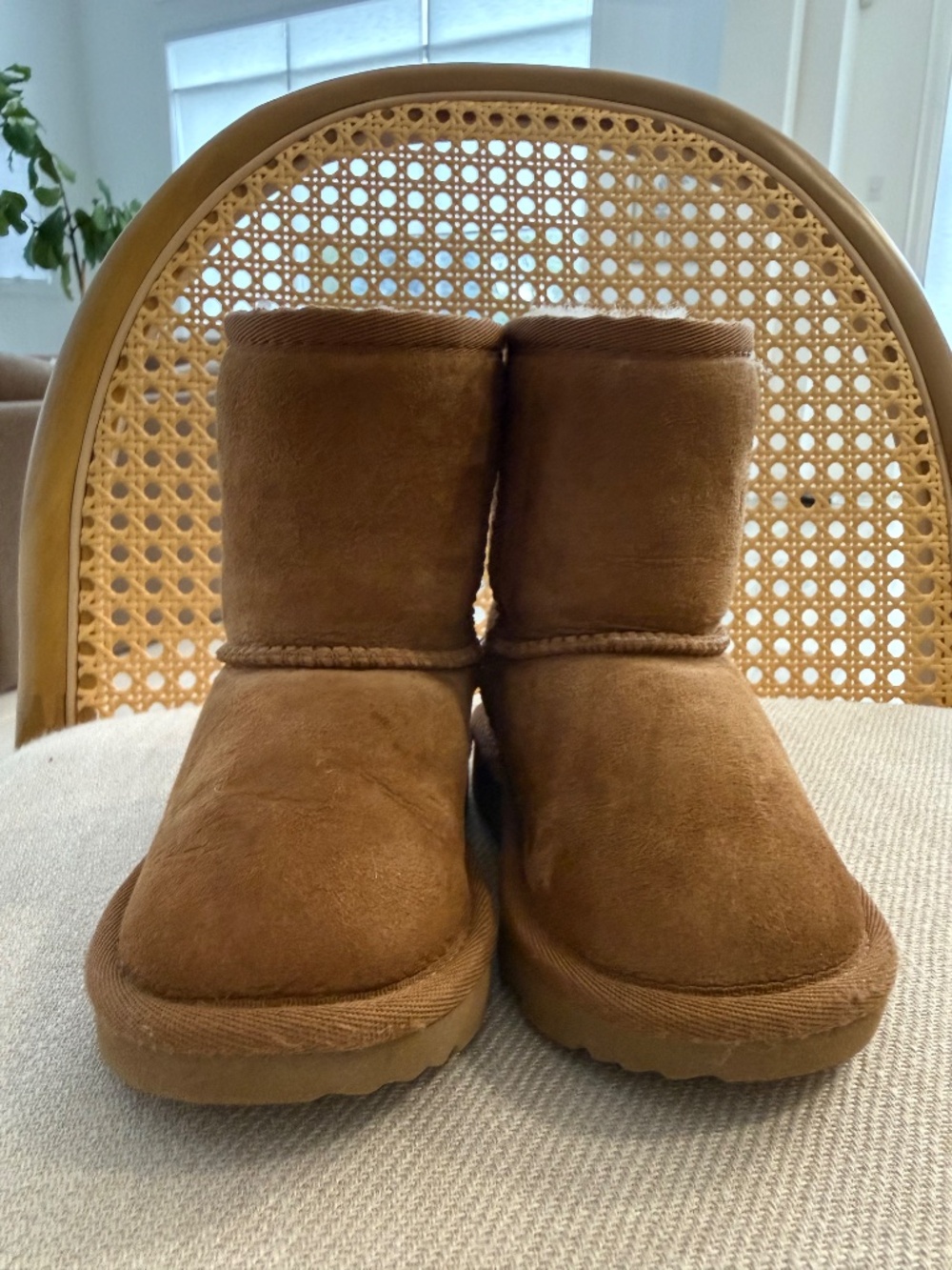 Toddler UGGS - Picture 3 of 4